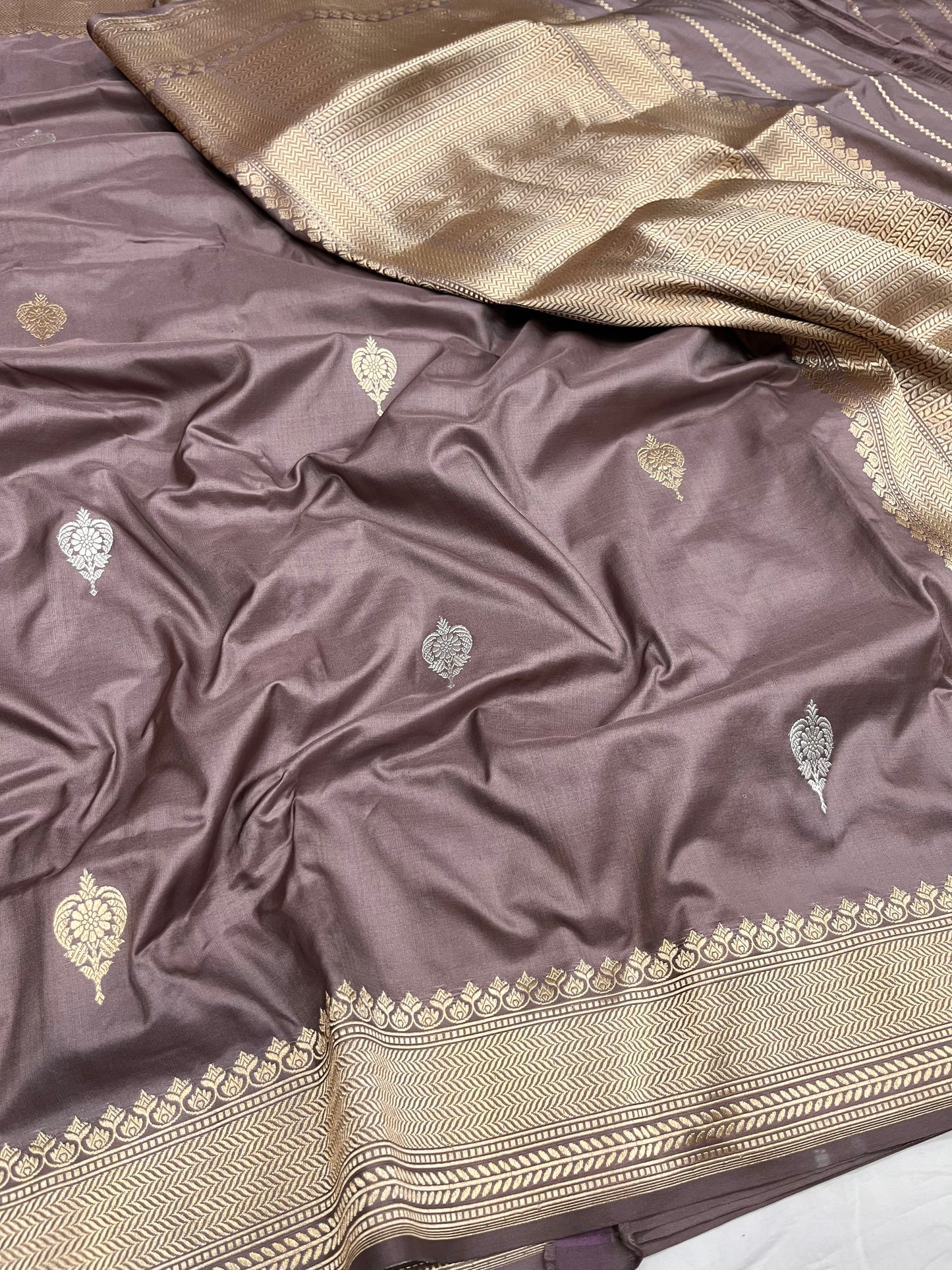 Dusty Shade habdwoven Kaduva Weave Katan Silk Saree