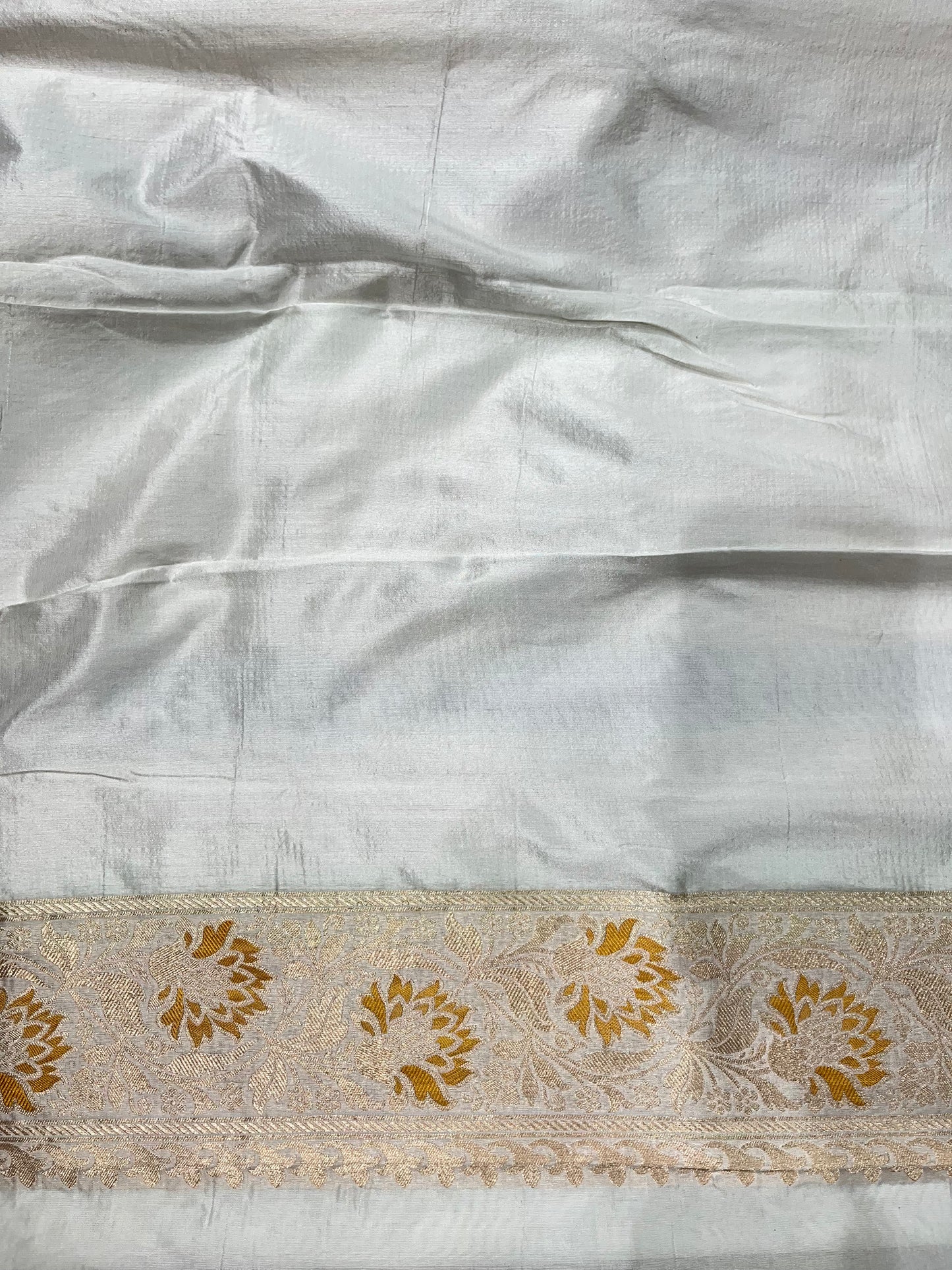 WHITE BANARASI SILK SAREE