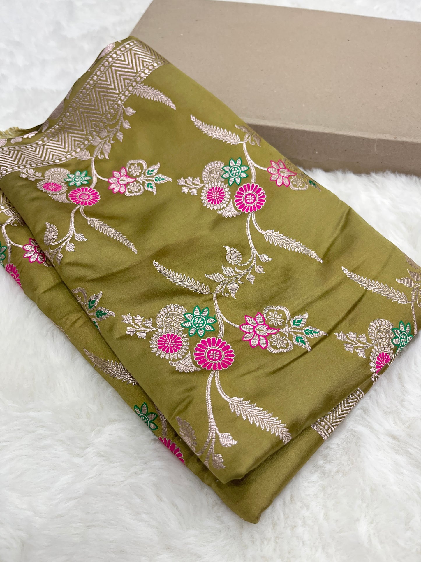 Pista Green Banarasi Mashru Meenakari Floral Jaal Work Saree