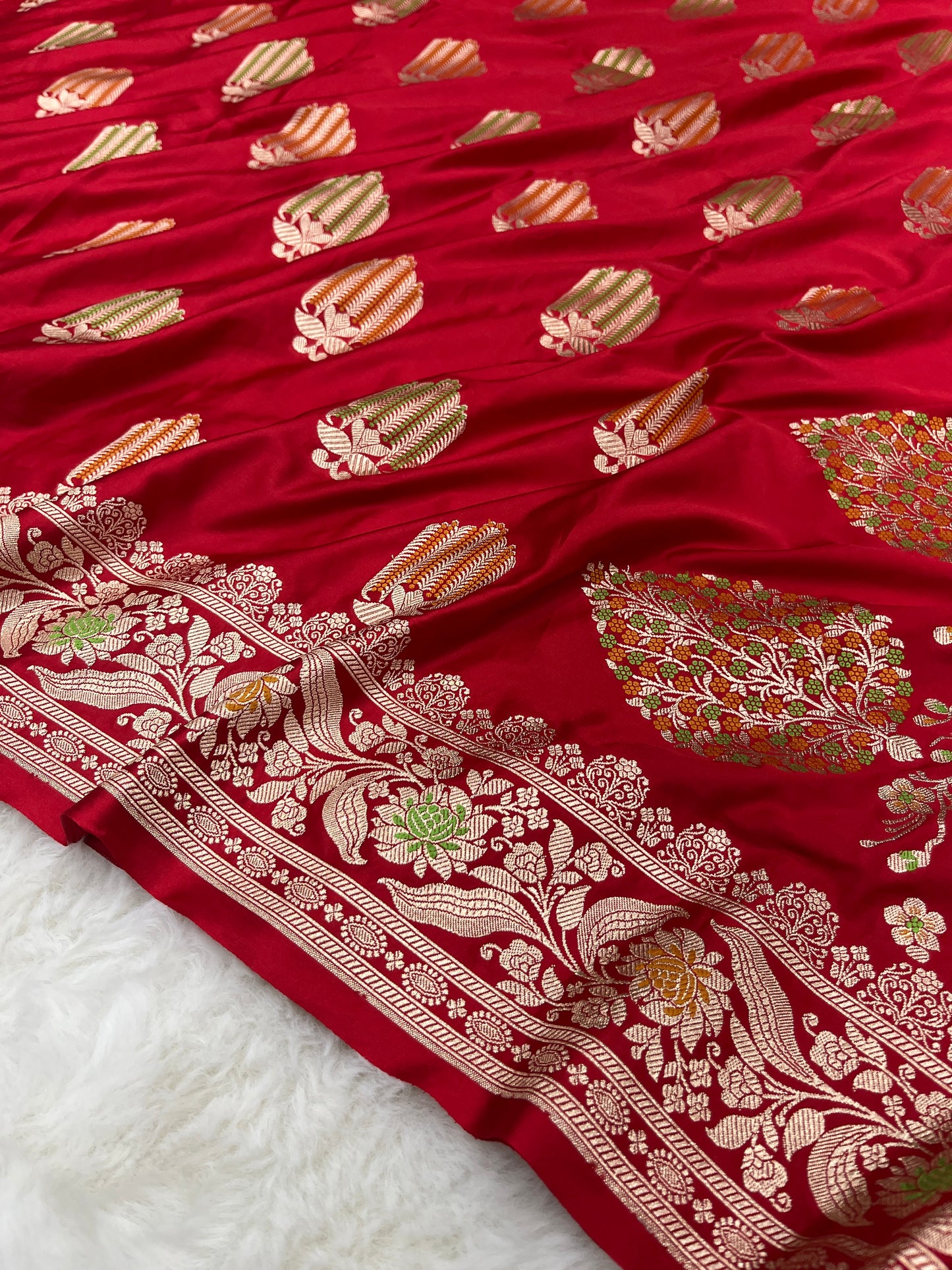 Iconic Bridal Wedding Wear Crimson Red Banarasi Mashru Silk Meenakari Saree