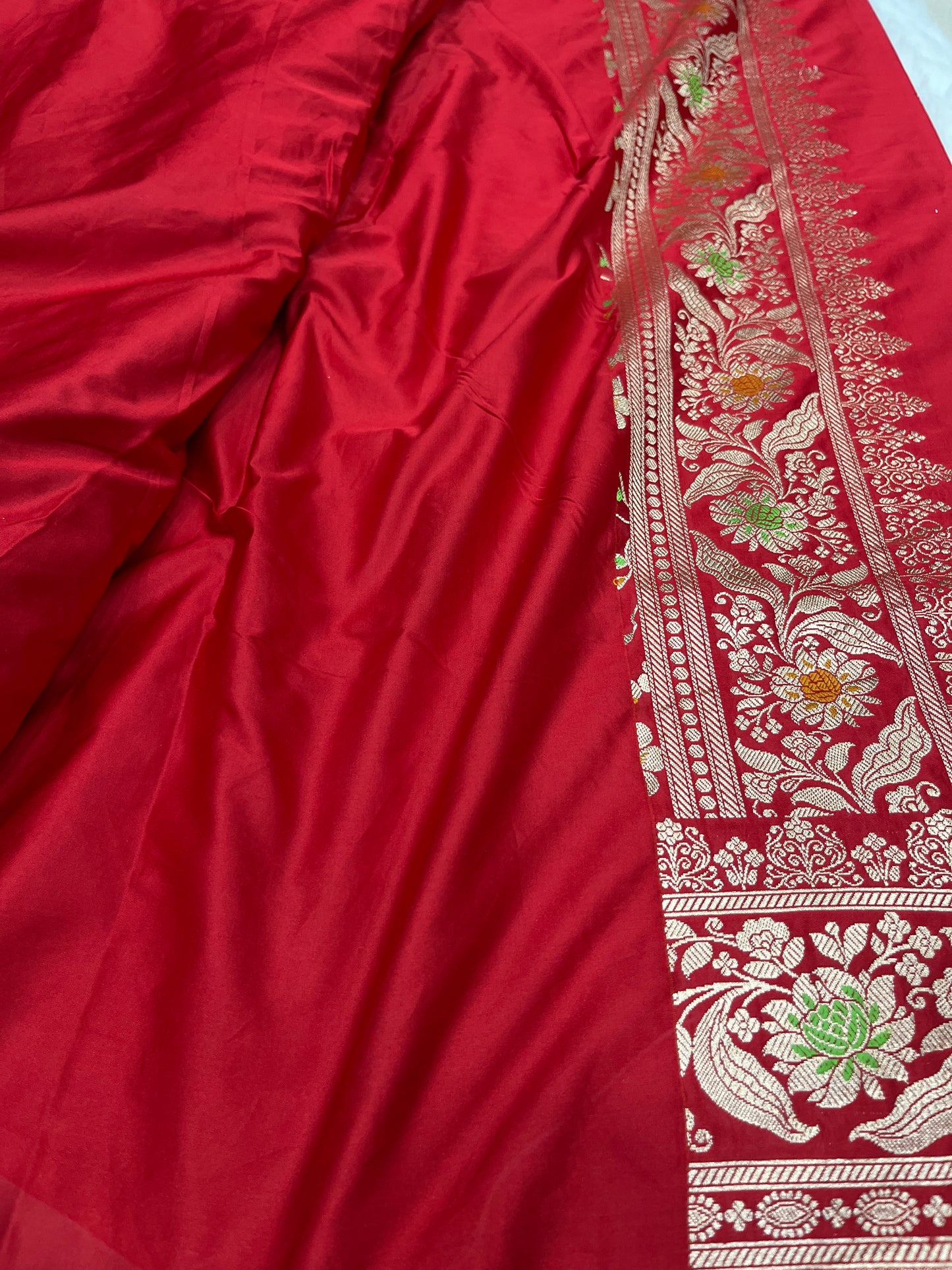 Iconic Bridal Wedding Wear Crimson Red Banarasi Mashru Silk Meenakari Saree