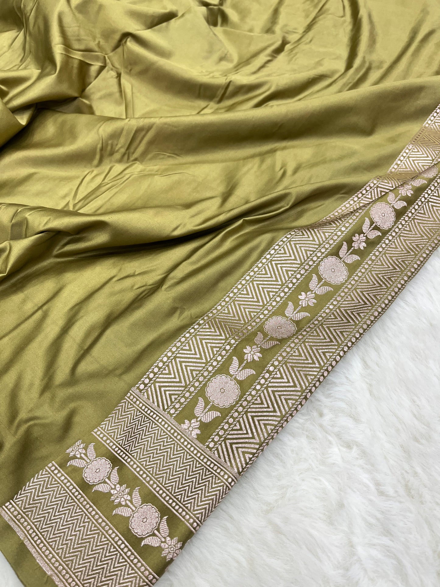 Pista Green Banarasi Mashru Meenakari Floral Jaal Work Saree
