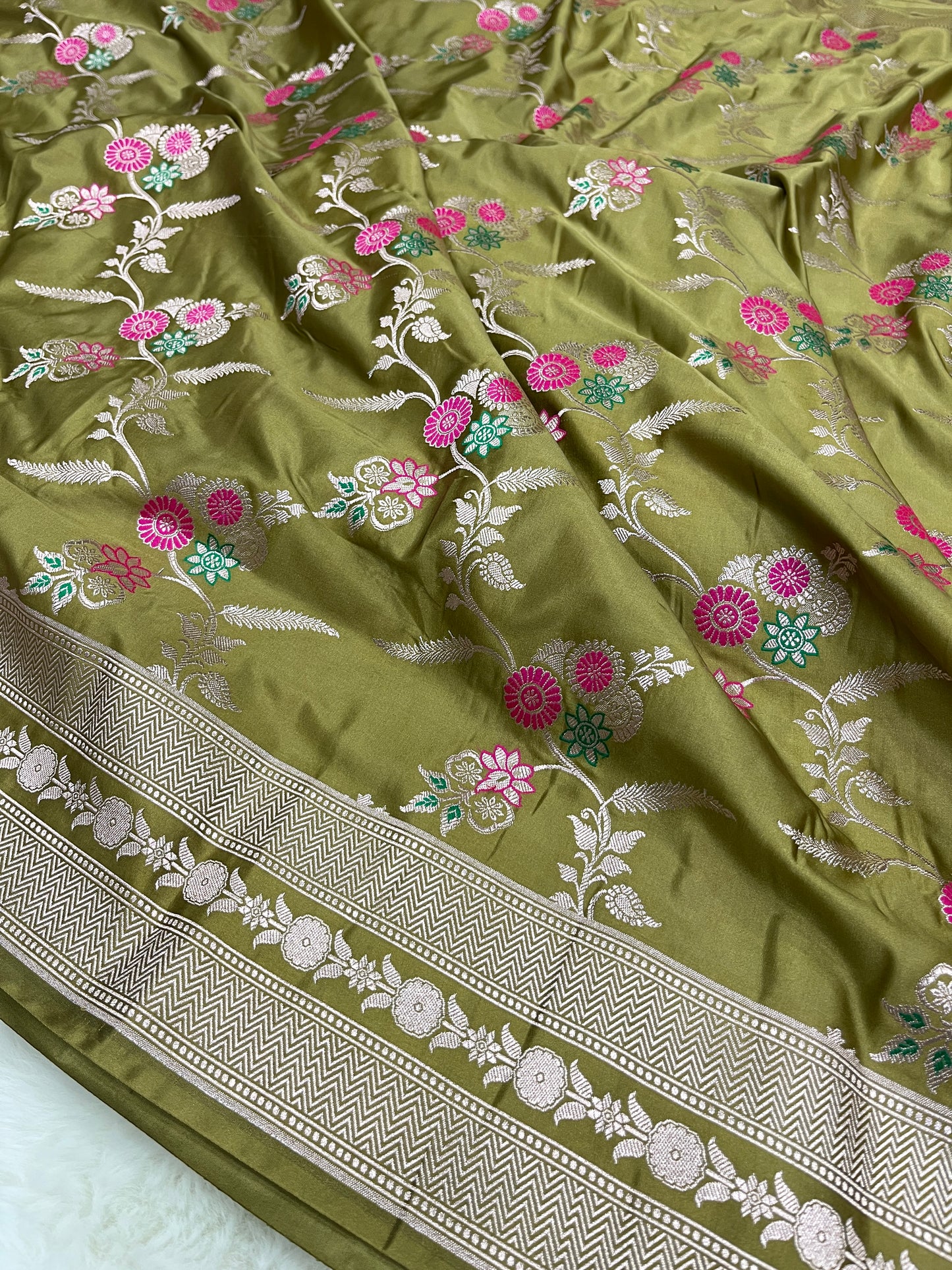 Pista Green Banarasi Mashru Meenakari Floral Jaal Work Saree