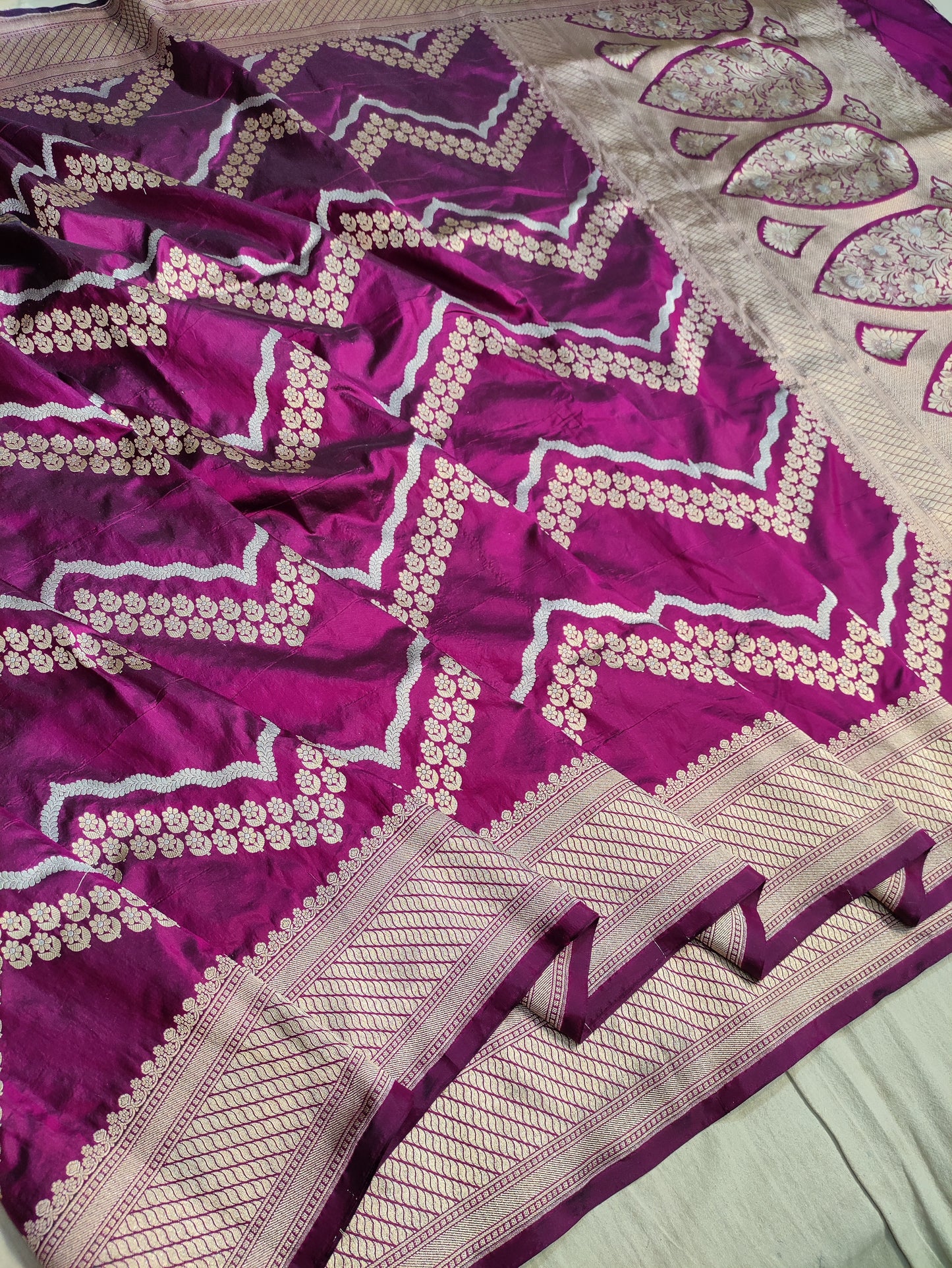 Deep Purple Handwoven Banarasi Pure Katan Silk Zig Zag Saree