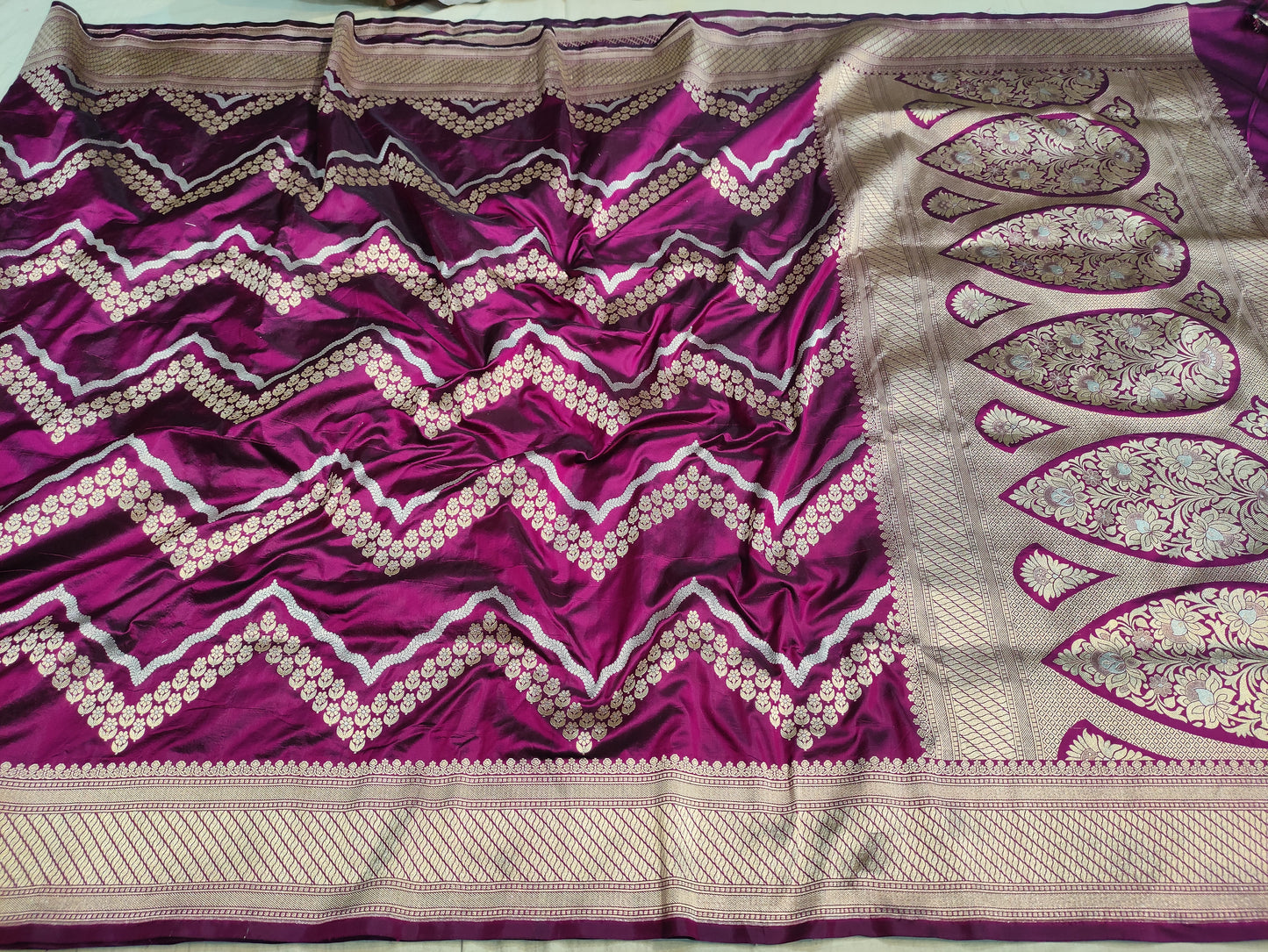 Deep Purple Handwoven Banarasi Pure Katan Silk Zig Zag Saree