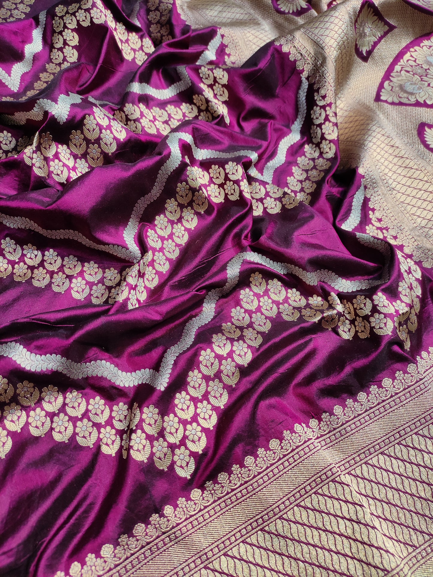 Deep Purple Handwoven Banarasi Pure Katan Silk Zig Zag Saree