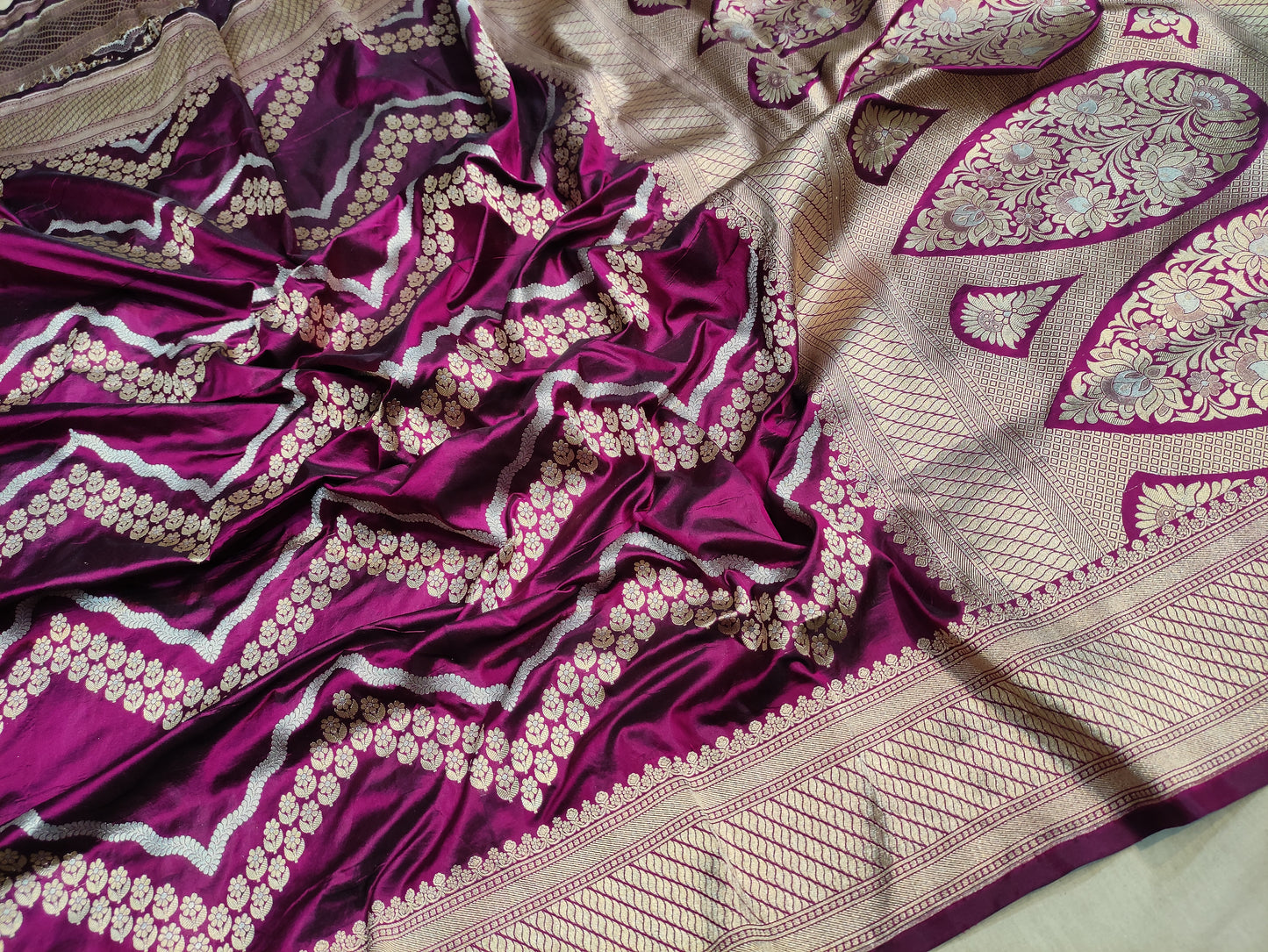 Deep Purple Handwoven Banarasi Pure Katan Silk Zig Zag Saree