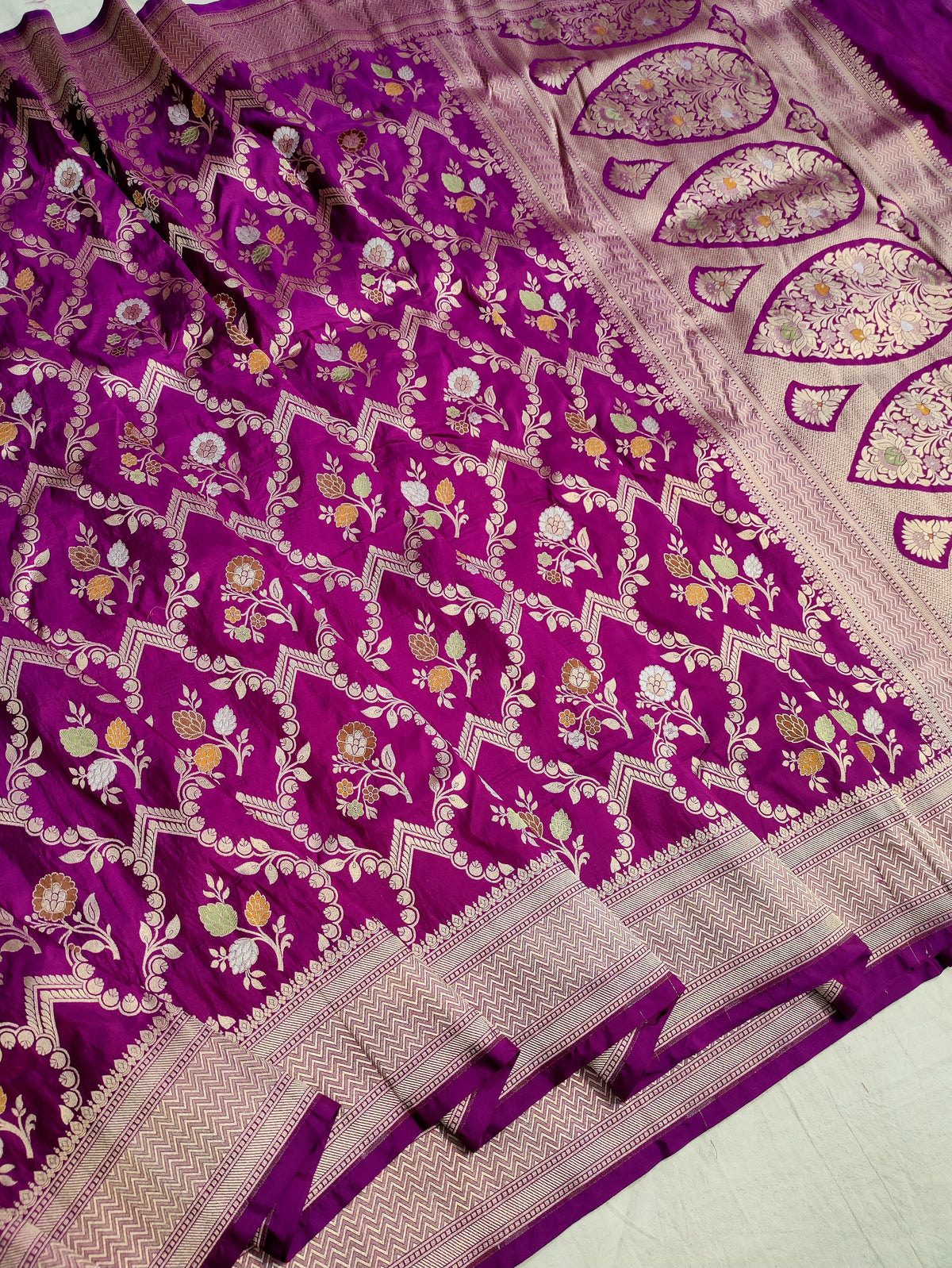 Magenta Handwoven Banarasi Pure Katan Silk Meenakari Saree