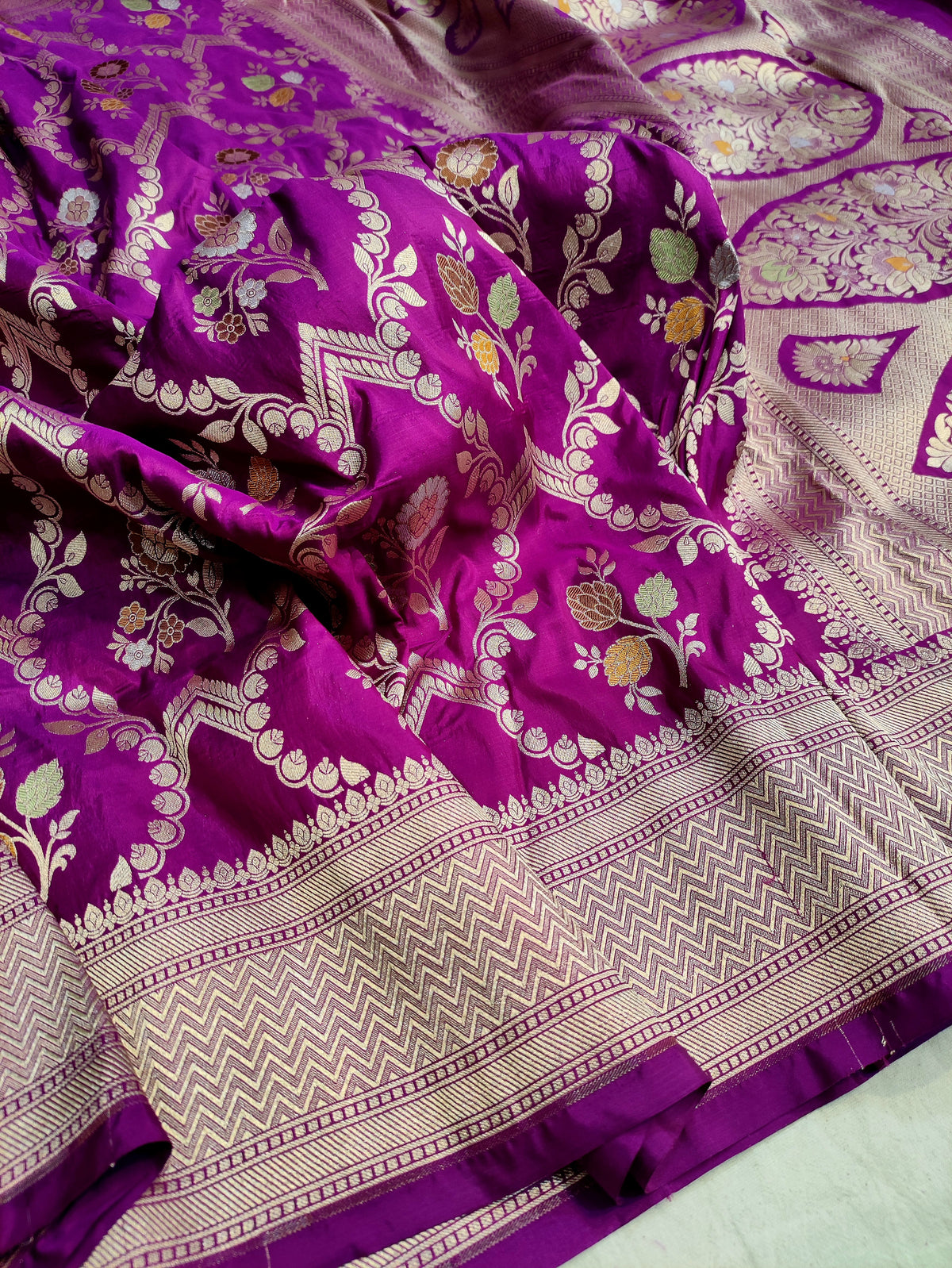 Magenta Handwoven Banarasi Pure Katan Silk Meenakari Saree