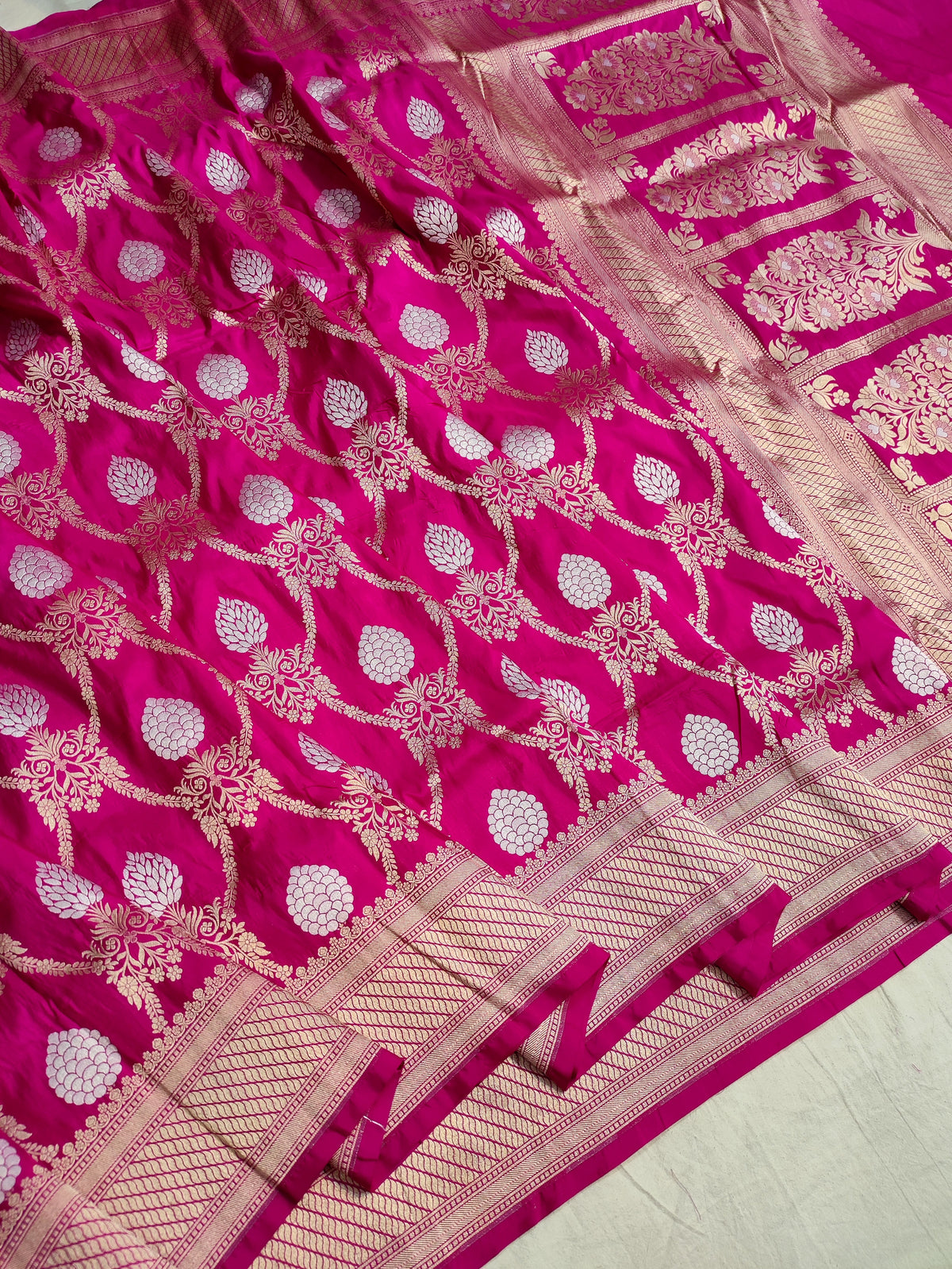 Gulabi Handwoven Banarasi Pure Katan Silk Meenakari Saree