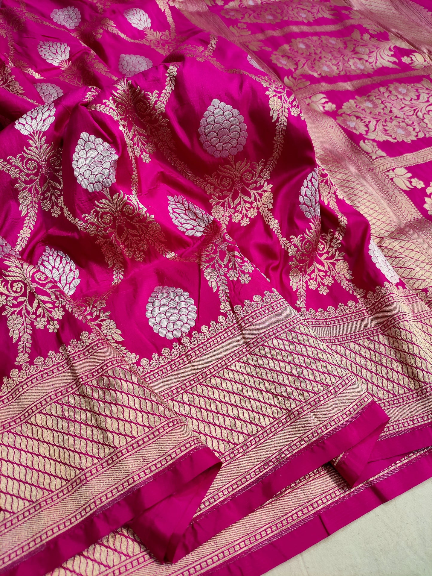 Gulabi Handwoven Banarasi Pure Katan Silk Meenakari Saree