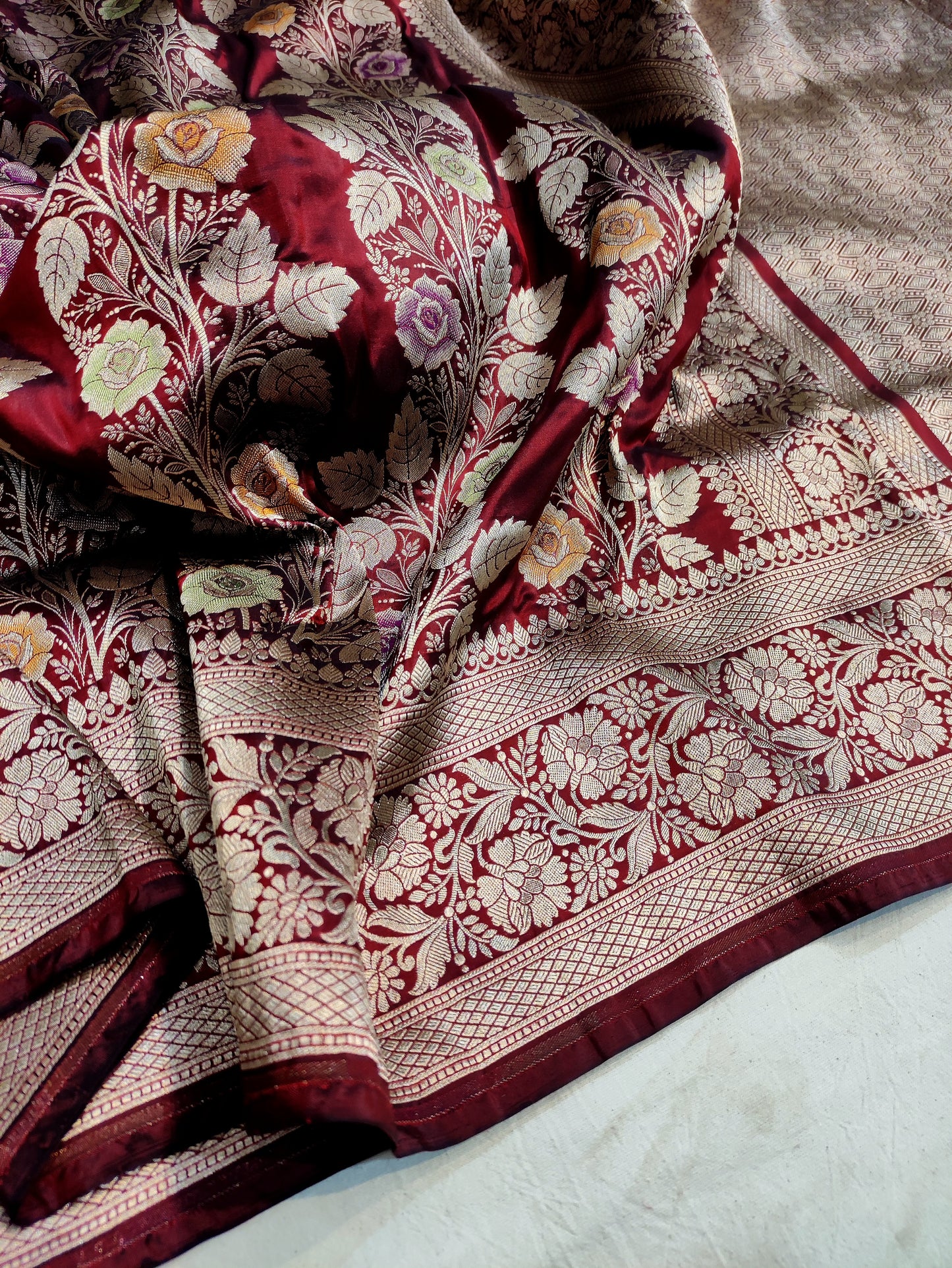 Handwoven Banarasi Pure Katan Silk Floral Meenakari Jangla Saree