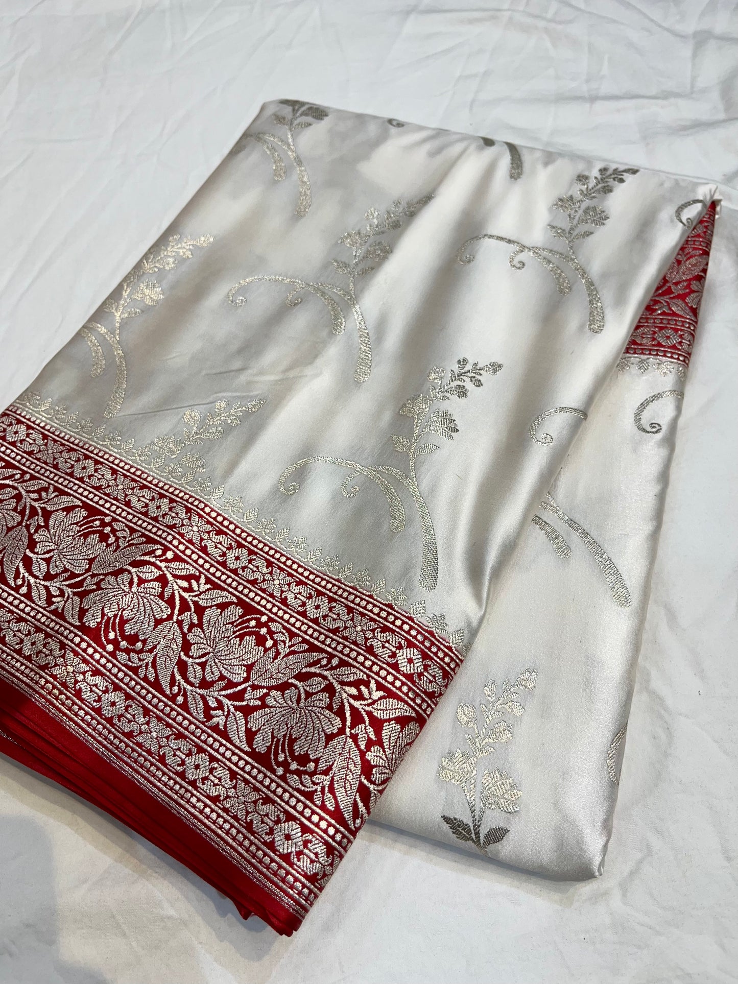 White With Red Anchal Boder Mashru Silk Saree