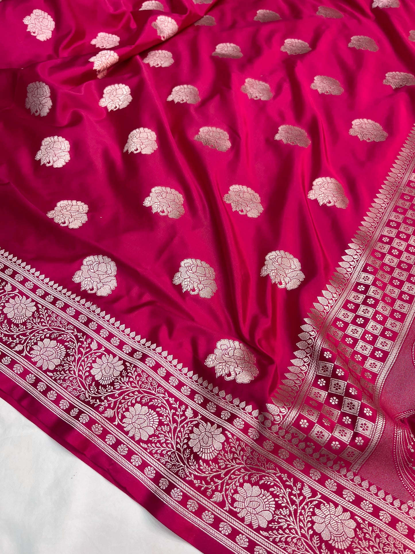Cross Pink Shades Banarasi Floral Buta Mashru Silk Saree