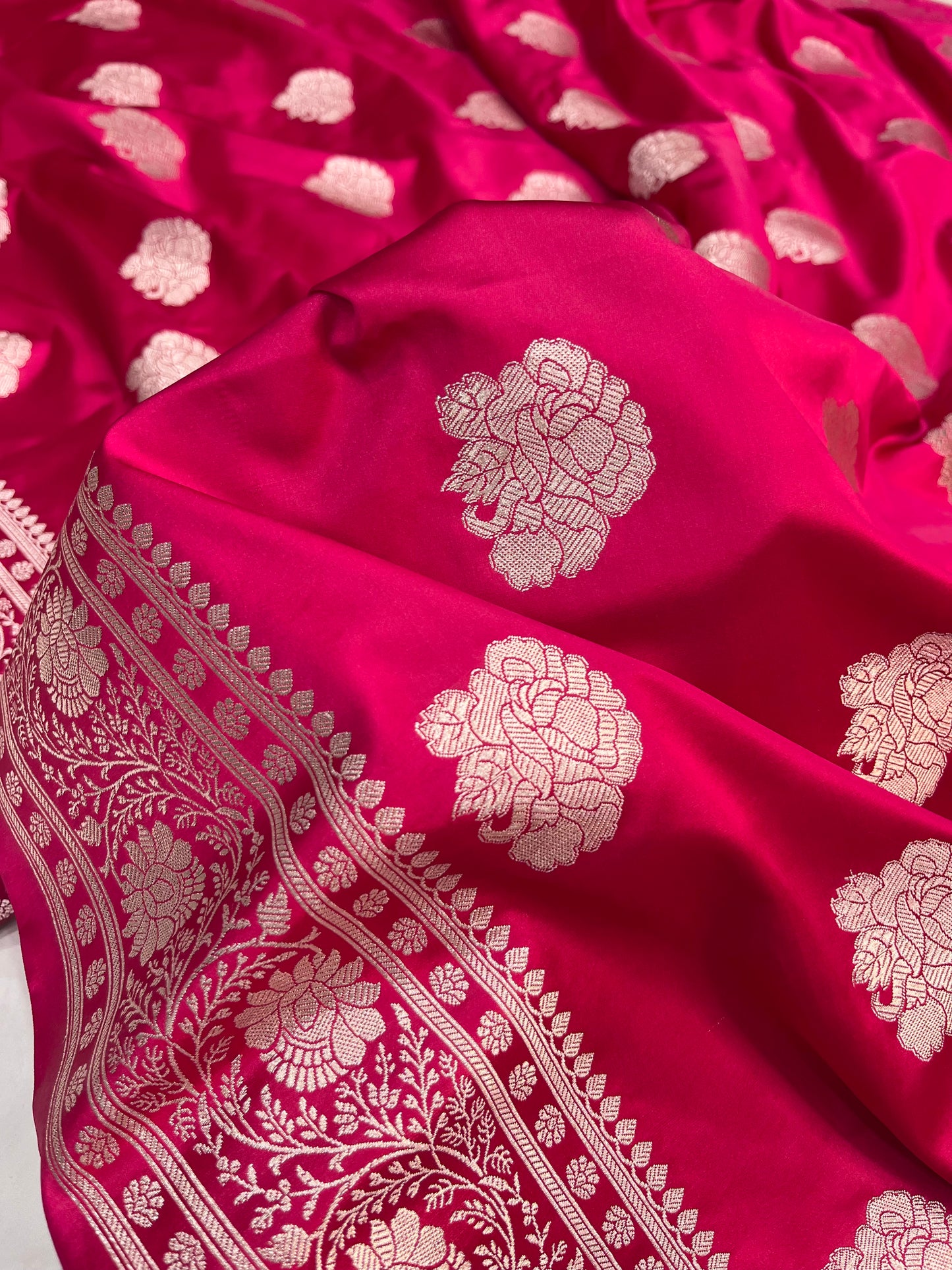 Cross Pink Shades Banarasi Floral Buta Mashru Silk Saree