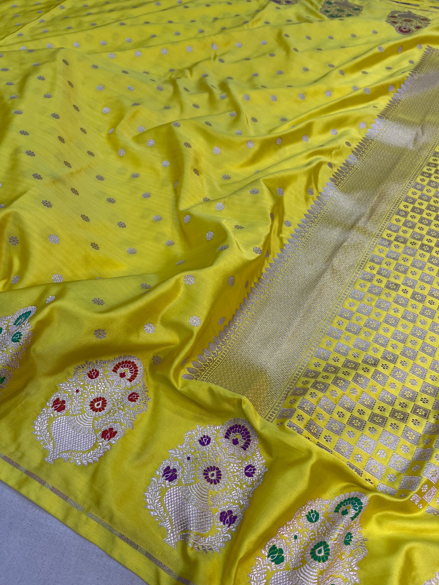 Banarasi Yellow Shade Floral Minakari Boder Mashru Saree