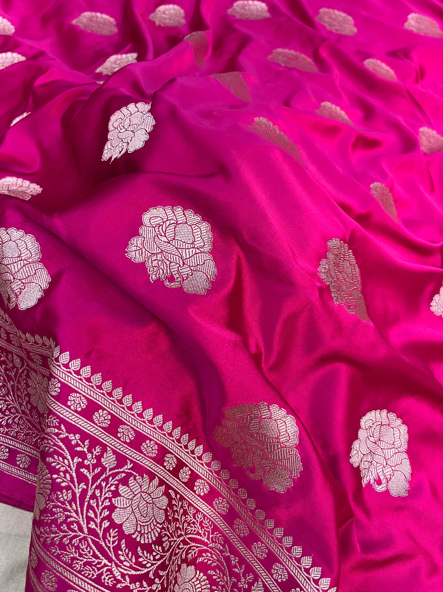 Banarasi Rani Floral Butta Mashru Silk Saree with Rich Zari Weaving and Traditional Handloom Design