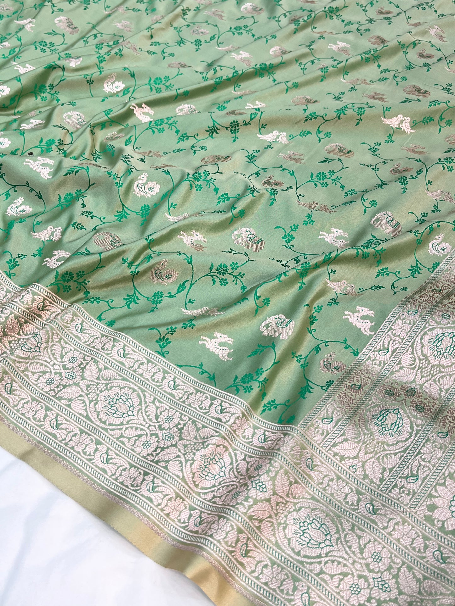 Pastel Green Banarasi Shikargah Floral Jaal Mashru Saree