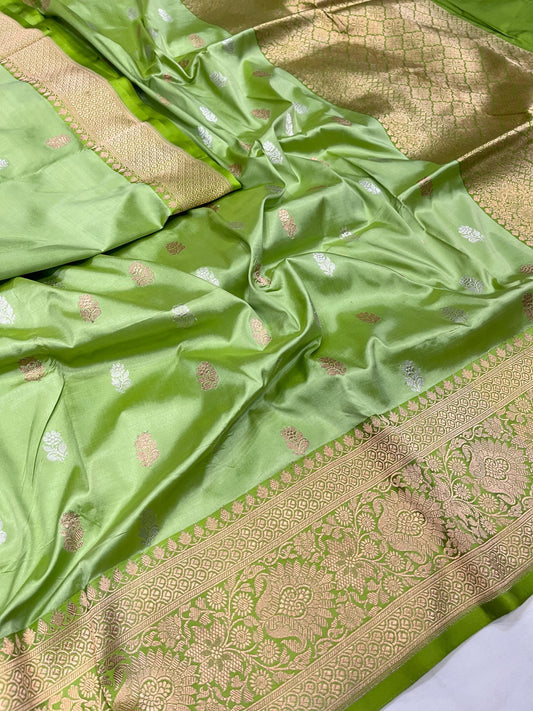 pista Green Contrast Boder Saree